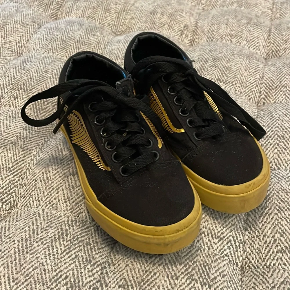 Harry Potter Golden Snitch Vans size 10.5